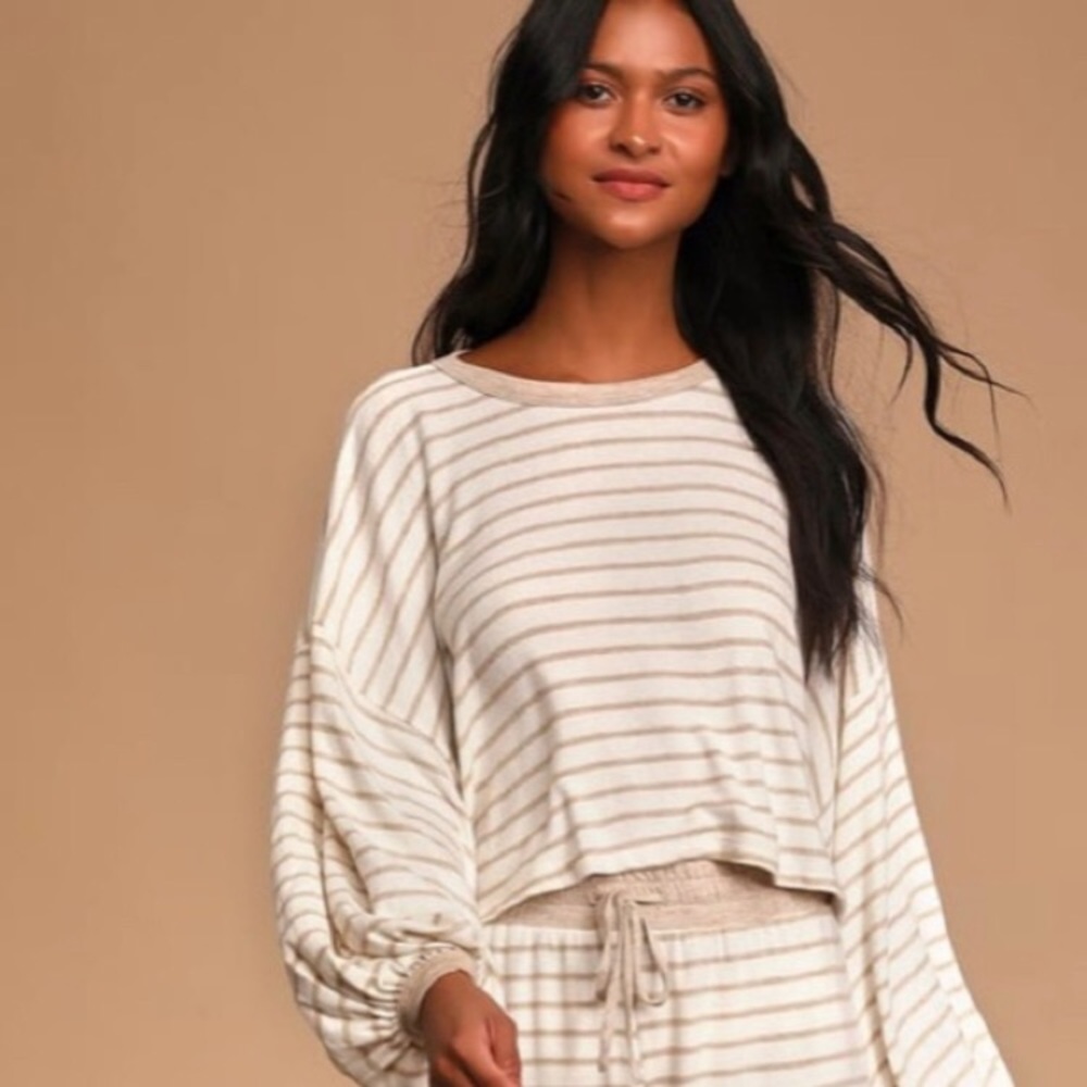 Lulu’s Act Casual White Beige Striped Cropped Pullover Sweater Medium